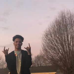 Meet your Posher, Aden